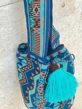 Load image into Gallery viewer, Wayuu Mochila Large 2 Toned Blue